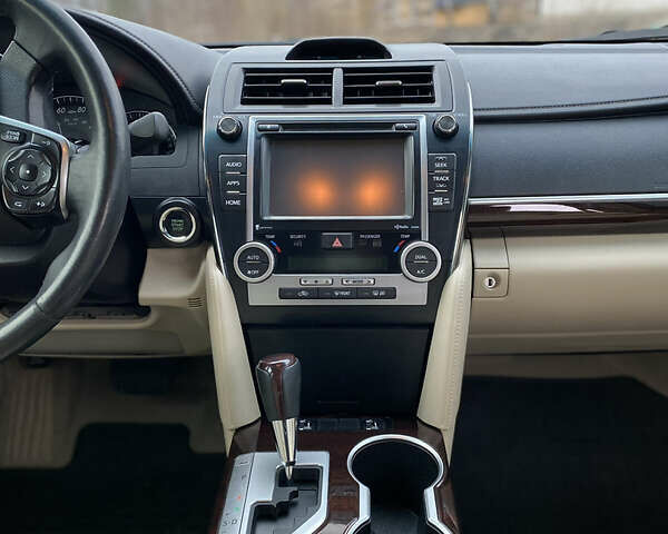 Чорний Тойота Камрі, об'ємом двигуна 2.49 л та пробігом 149 тис. км за 13400 $, фото 12 на Automoto.ua