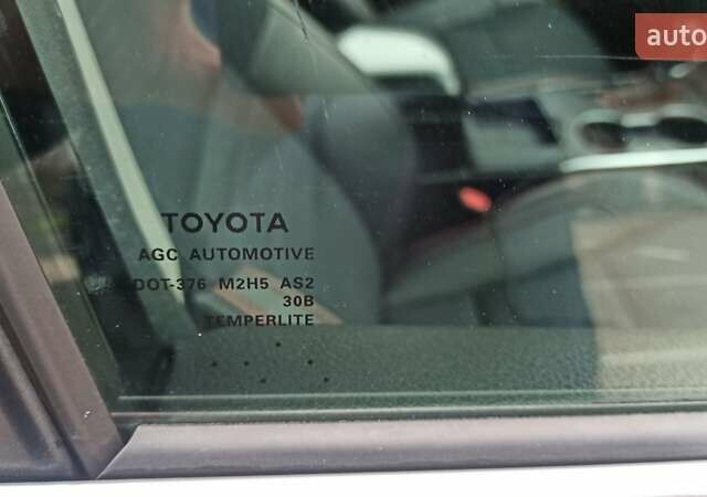 Чорний Тойота Камрі, об'ємом двигуна 2.49 л та пробігом 195 тис. км за 12100 $, фото 8 на Automoto.ua