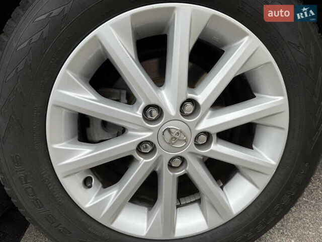 Черный Тойота Камри, объемом двигателя 2.5 л и пробегом 153 тыс. км за 16700 $, фото 19 на Automoto.ua