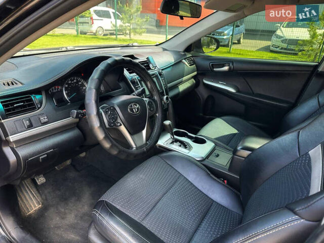Черный Тойота Камри, объемом двигателя 2.5 л и пробегом 202 тыс. км за 13000 $, фото 5 на Automoto.ua