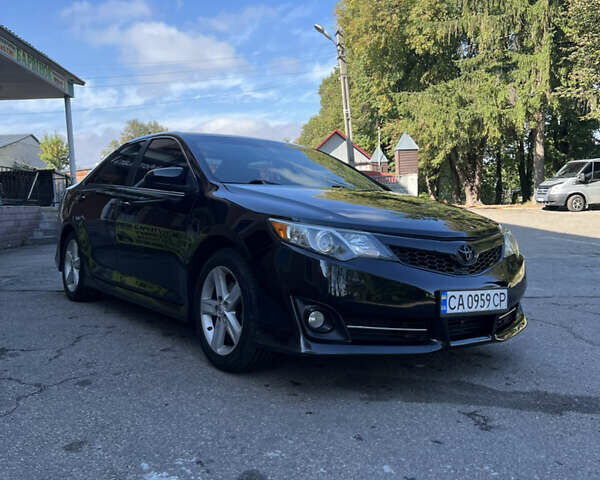 Тойота Камри 2014 в Мироновке на Automoto.ua Черный Тойота Камри, объемом двигателя 2.5 л и пробегом 175 тыс. км за 12600 $, фото 2 на Automoto.ua