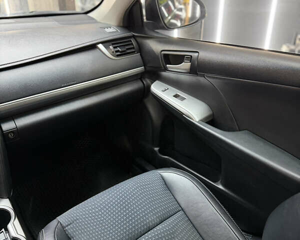 Черный Тойота Камри, объемом двигателя 2.49 л и пробегом 256 тыс. км за 11500 $, фото 13 на Automoto.ua