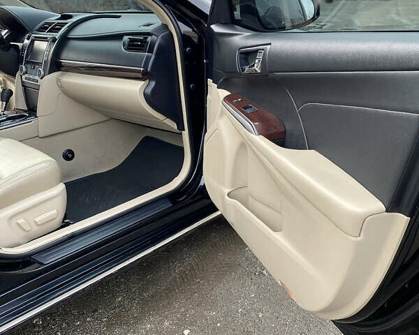 Чорний Тойота Камрі, об'ємом двигуна 2.49 л та пробігом 149 тис. км за 13400 $, фото 6 на Automoto.ua