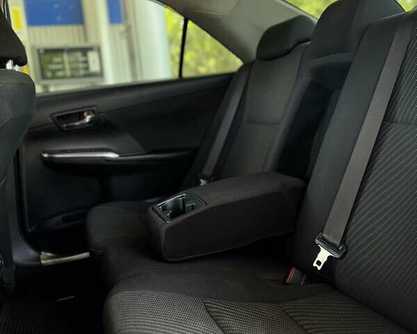 Чорний Тойота Камрі, об'ємом двигуна 2.49 л та пробігом 195 тис. км за 14999 $, фото 11 на Automoto.ua