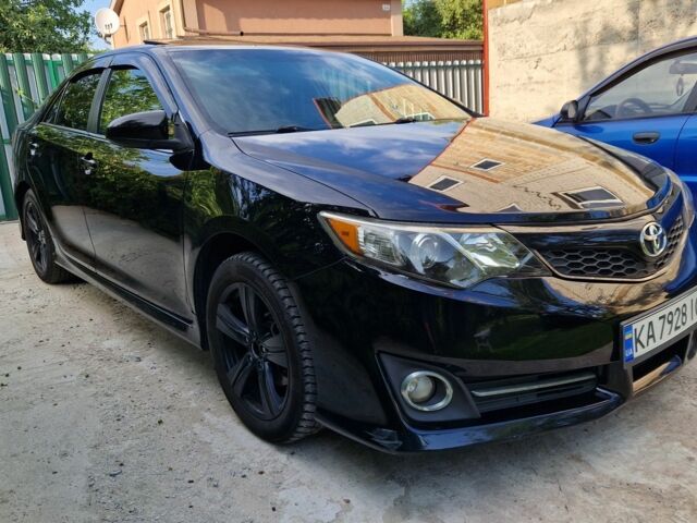 Чорний Тойота Камрі, об'ємом двигуна 2.5 л та пробігом 190 тис. км за 9500 $, фото 1 на Automoto.ua