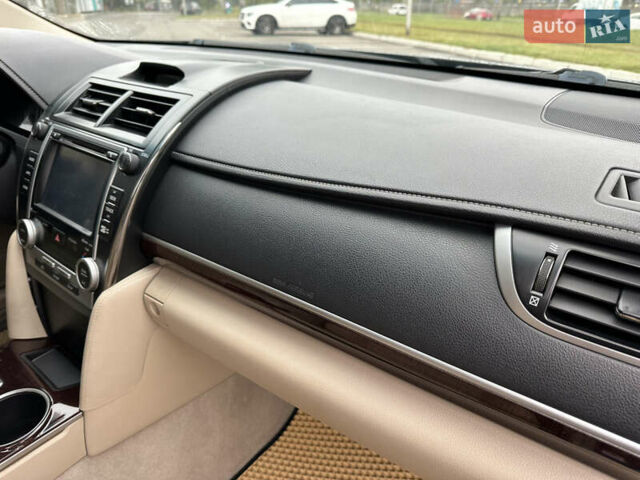 Черный Тойота Камри, объемом двигателя 2.49 л и пробегом 220 тыс. км за 10900 $, фото 11 на Automoto.ua