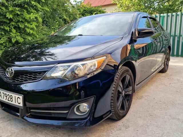 Чорний Тойота Камрі, об'ємом двигуна 2.5 л та пробігом 190 тис. км за 9500 $, фото 2 на Automoto.ua