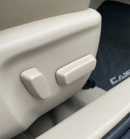 Чорний Тойота Камрі, об'ємом двигуна 2.49 л та пробігом 149 тис. км за 13400 $, фото 16 на Automoto.ua