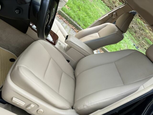 Чорний Тойота Камрі, об'ємом двигуна 2.5 л та пробігом 208 тис. км за 9500 $, фото 6 на Automoto.ua