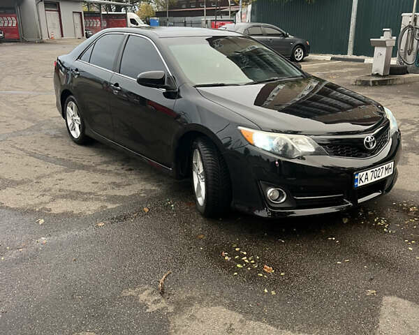 Черный Тойота Камри, объемом двигателя 2.5 л и пробегом 240 тыс. км за 14000 $, фото 5 на Automoto.ua