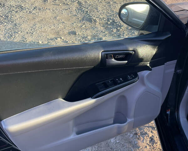 Черный Тойота Камри, объемом двигателя 2.5 л и пробегом 140 тыс. км за 10900 $, фото 4 на Automoto.ua