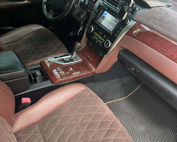 Чорний Тойота Камрі, об'ємом двигуна 2.49 л та пробігом 216 тис. км за 13200 $, фото 13 на Automoto.ua
