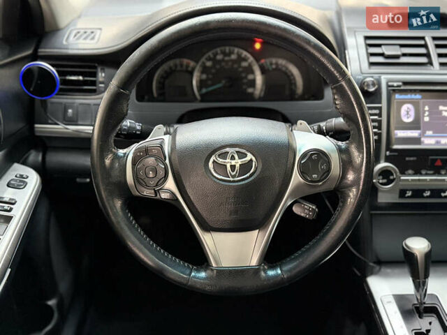 Черный Тойота Камри, объемом двигателя 2.49 л и пробегом 256 тыс. км за 11500 $, фото 11 на Automoto.ua