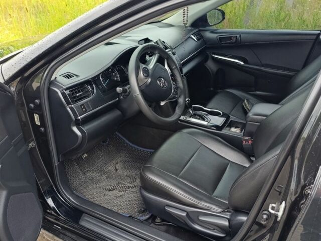 Чорний Тойота Камрі, об'ємом двигуна 0 л та пробігом 250 тис. км за 10300 $, фото 6 на Automoto.ua