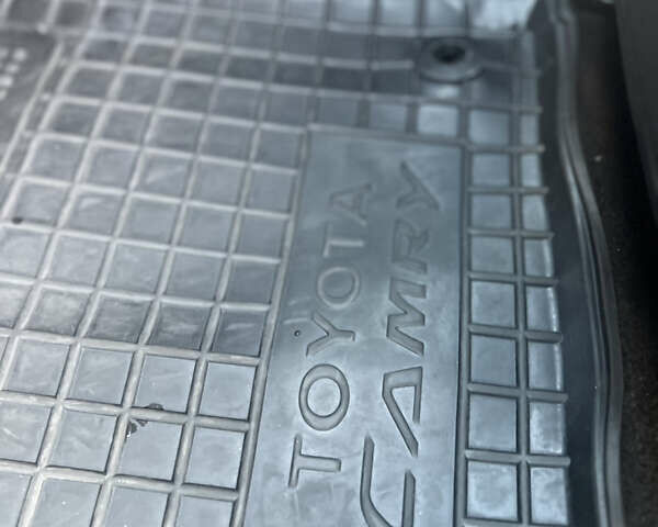 Чорний Тойота Камрі, об'ємом двигуна 2.49 л та пробігом 175 тис. км за 12000 $, фото 8 на Automoto.ua