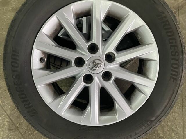 Черный Тойота Камри, объемом двигателя 2.5 л и пробегом 128 тыс. км за 13500 $, фото 17 на Automoto.ua