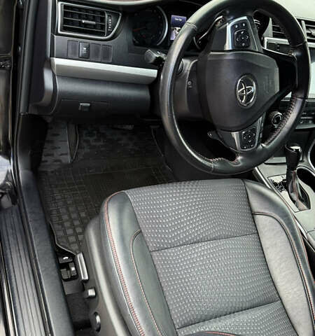 Тойота Камри 2015 в Волочиске на Automoto.ua Черный Тойота Камри, объемом двигателя 2.49 л и пробегом 183 тыс. км за 14400 $, фото 3 на Automoto.ua