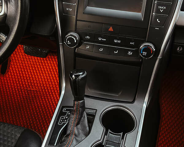 Чорний Тойота Камрі, об'ємом двигуна 2.5 л та пробігом 169 тис. км за 13000 $, фото 9 на Automoto.ua