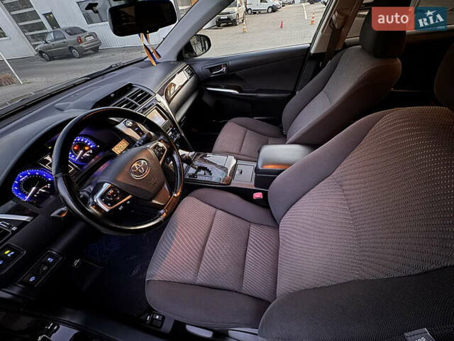 Чорний Тойота Камрі, об'ємом двигуна 2.49 л та пробігом 142 тис. км за 15300 $, фото 23 на Automoto.ua