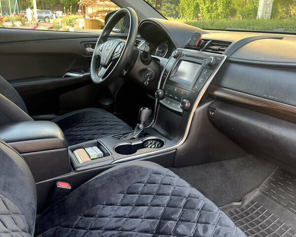 Чорний Тойота Камрі, об'ємом двигуна 2.49 л та пробігом 175 тис. км за 12000 $, фото 10 на Automoto.ua