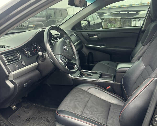 Черный Тойота Камри, объемом двигателя 2.5 л и пробегом 143 тыс. км за 12900 $, фото 7 на Automoto.ua