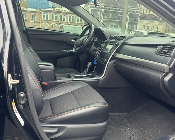 Черный Тойота Камри, объемом двигателя 2.5 л и пробегом 143 тыс. км за 12900 $, фото 16 на Automoto.ua