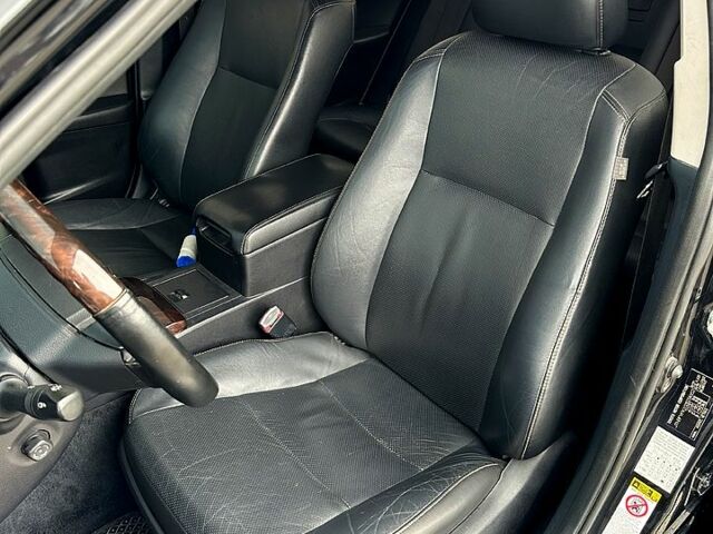 Черный Тойота Камри, объемом двигателя 2.5 л и пробегом 185 тыс. км за 17000 $, фото 8 на Automoto.ua