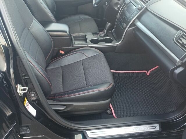 Чорний Тойота Камрі, об'ємом двигуна 2.5 л та пробігом 181 тис. км за 11999 $, фото 6 на Automoto.ua