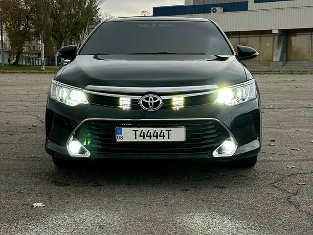 Черный Тойота Камри, объемом двигателя 2.5 л и пробегом 185 тыс. км за 17000 $, фото 3 на Automoto.ua