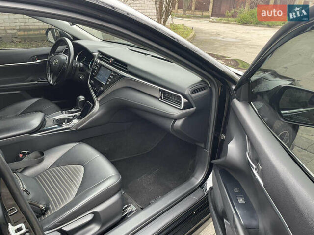 Чорний Тойота Камрі, об'ємом двигуна 2.49 л та пробігом 180 тис. км за 15999 $, фото 14 на Automoto.ua