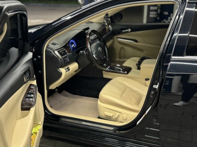 Черный Тойота Камри, объемом двигателя 2.5 л и пробегом 210 тыс. км за 18300 $, фото 5 на Automoto.ua