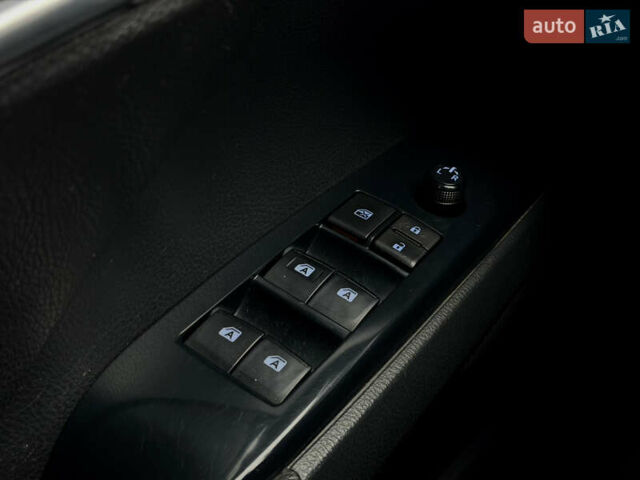 Чорний Тойота Камрі, об'ємом двигуна 2.5 л та пробігом 174 тис. км за 17300 $, фото 19 на Automoto.ua