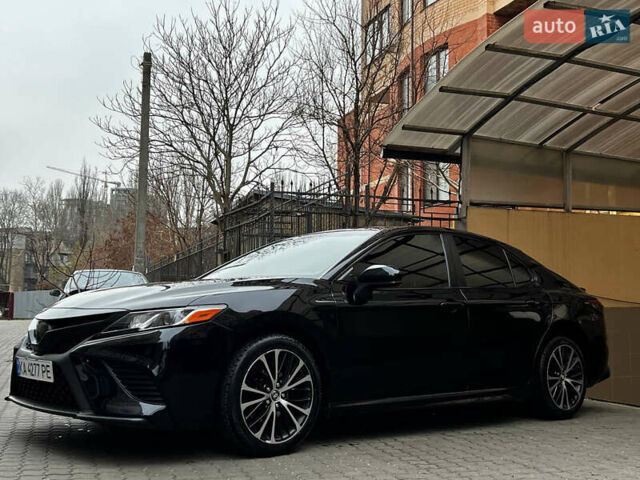 Черный Тойота Камри, объемом двигателя 2.49 л и пробегом 136 тыс. км за 17000 $, фото 1 на Automoto.ua
