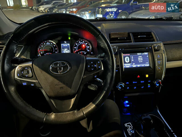 Черный Тойота Камри, объемом двигателя 2.49 л и пробегом 142 тыс. км за 16000 $, фото 16 на Automoto.ua
