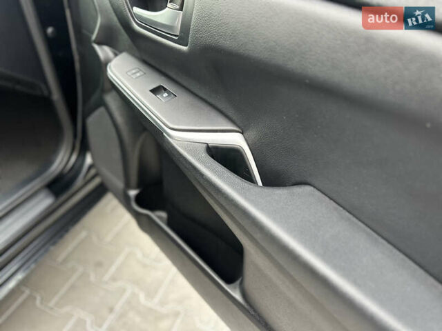 Тойота Камри 2017 в Владимир-Волынский на Automoto.ua Черный Тойота Камри, объемом двигателя 2.49 л и пробегом 185 тыс. км за 14999 $, фото 97 на Automoto.ua