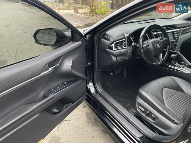 Чорний Тойота Камрі, об'ємом двигуна 2.49 л та пробігом 180 тис. км за 15999 $, фото 10 на Automoto.ua