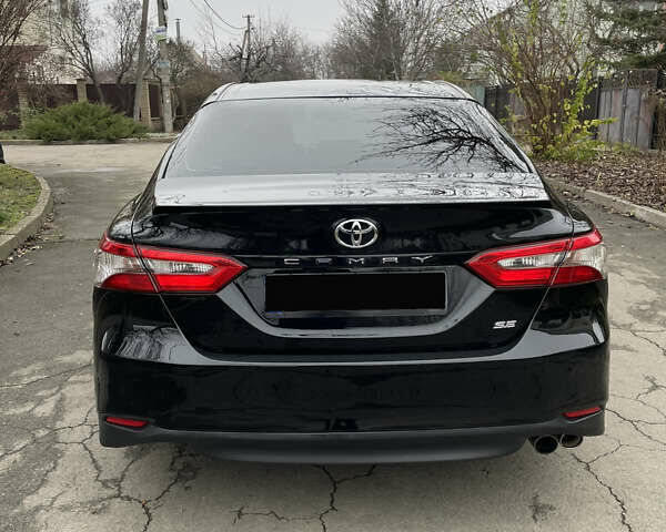 Чорний Тойота Камрі, об'ємом двигуна 2.49 л та пробігом 180 тис. км за 15999 $, фото 2 на Automoto.ua