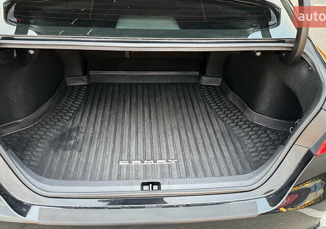 Тойота Камри 2018 в Киеве на Automoto.ua Черный Тойота Камри, объемом двигателя 2.49 л и пробегом 150 тыс. км за 19300 $, фото 11 на Automoto.ua