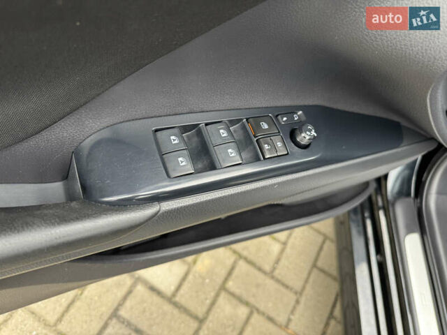 Черный Тойота Камри, объемом двигателя 2.49 л и пробегом 205 тыс. км за 22333 $, фото 13 на Automoto.ua