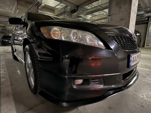 Черный Тойота Камри, объемом двигателя 2.4 л и пробегом 251 тыс. км за 11990 $, фото 2 на Automoto.ua