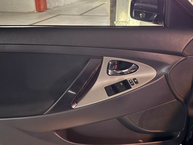 Черный Тойота Камри, объемом двигателя 2.4 л и пробегом 251 тыс. км за 11990 $, фото 12 на Automoto.ua