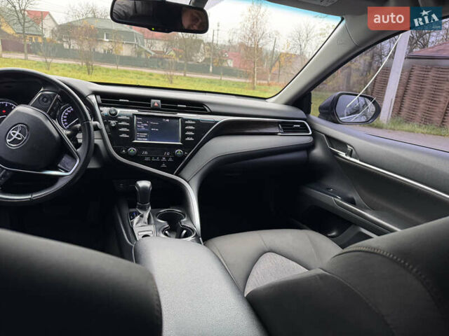 Черный Тойота Камри, объемом двигателя 2.49 л и пробегом 205 тыс. км за 22333 $, фото 7 на Automoto.ua