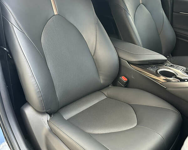 Черный Тойота Камри, объемом двигателя 2.5 л и пробегом 27 тыс. км за 29500 $, фото 43 на Automoto.ua