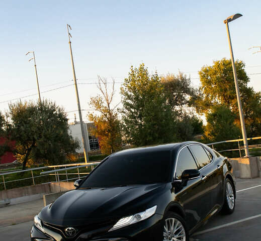 Чорний Тойота Камрі, об'ємом двигуна 2.5 л та пробігом 73 тис. км за 31900 $, фото 2 на Automoto.ua