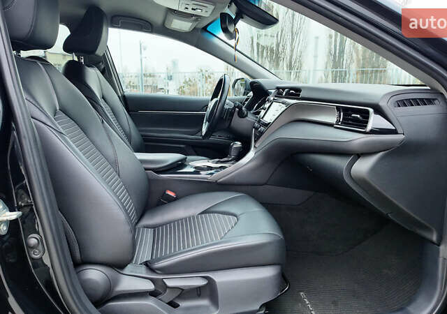 Чорний Тойота Камрі, об'ємом двигуна 2.49 л та пробігом 185 тис. км за 18990 $, фото 11 на Automoto.ua