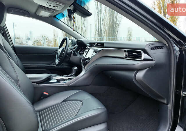 Чорний Тойота Камрі, об'ємом двигуна 2.49 л та пробігом 185 тис. км за 18990 $, фото 13 на Automoto.ua