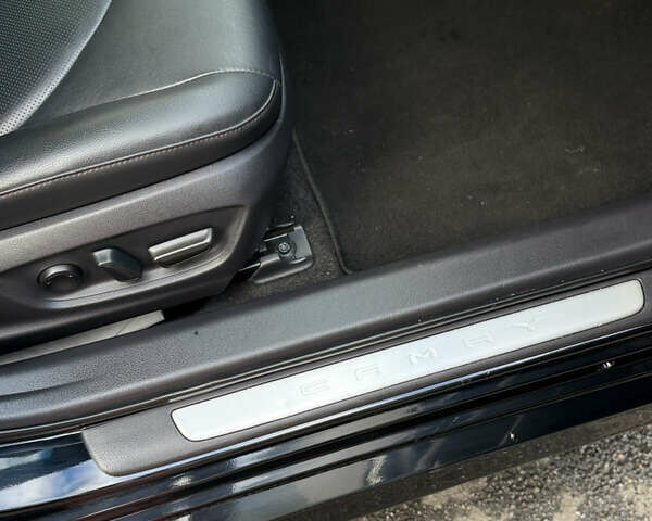 Черный Тойота Камри, объемом двигателя 2.5 л и пробегом 184 тыс. км за 26500 $, фото 55 на Automoto.ua