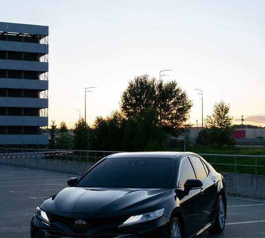 Чорний Тойота Камрі, об'ємом двигуна 2.5 л та пробігом 73 тис. км за 31900 $, фото 1 на Automoto.ua