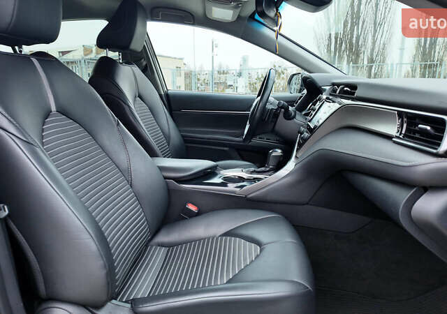 Чорний Тойота Камрі, об'ємом двигуна 2.49 л та пробігом 185 тис. км за 18990 $, фото 12 на Automoto.ua