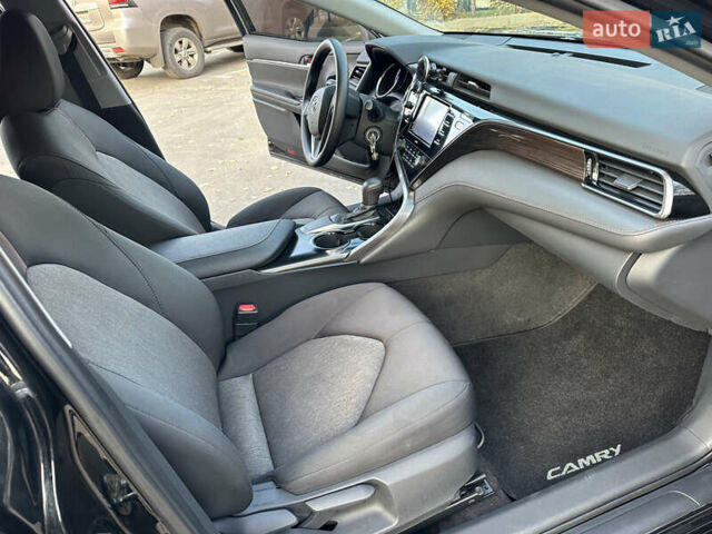 Тойота Камри 2020 в Харькове на Automoto.ua Черный Тойота Камри, объемом двигателя 2.49 л и пробегом 120 тыс. км за 22600 $, фото 4 на Automoto.ua